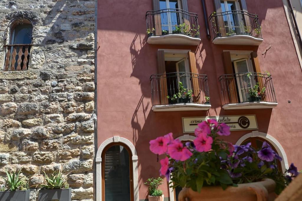 Casa Antiche Mura Apartment Torri Del Benaco Exterior photo