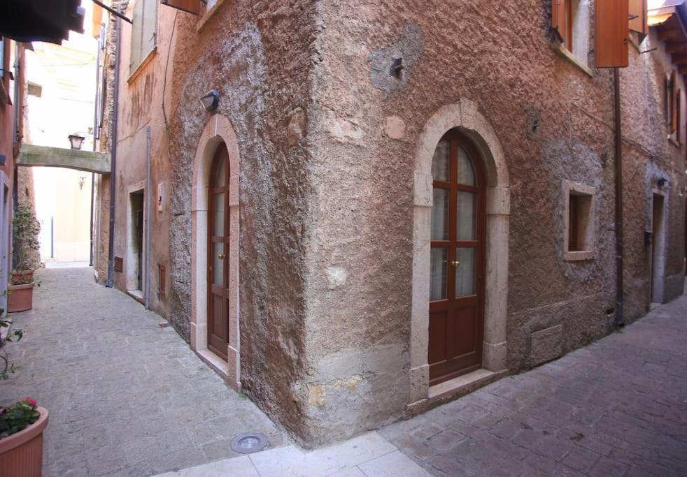 Casa Antiche Mura Apartment Torri Del Benaco Exterior photo